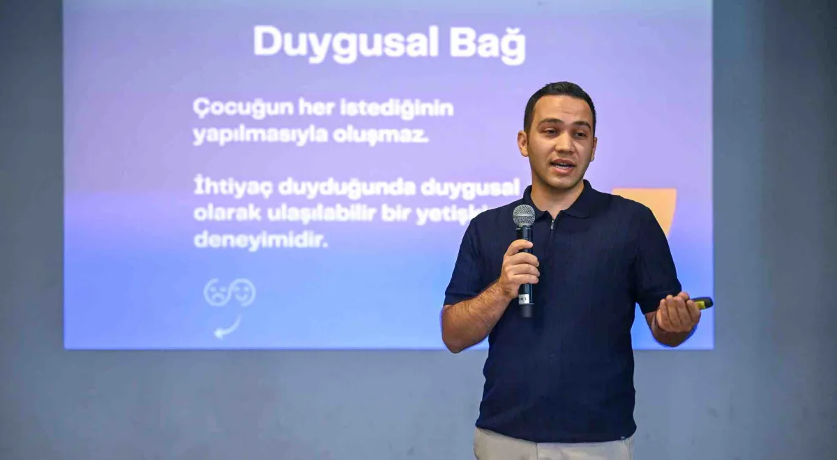 Uzman isimler Bornova’da çocuk eğitimini anlattı