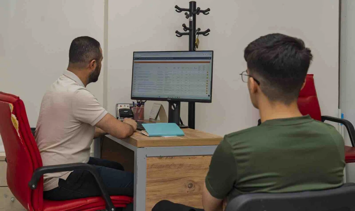 İzmir Büyükşehir LGS tercih döneminde öğrencilerin yanında