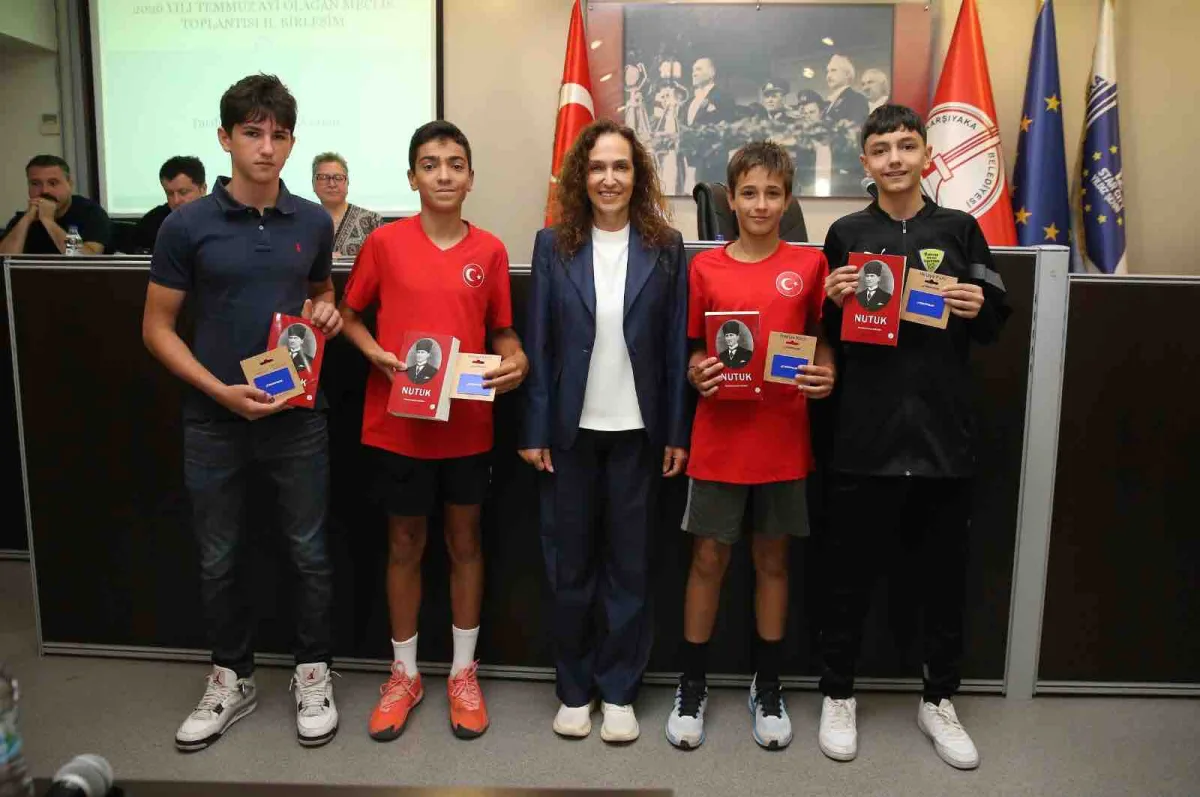 Başkan Ünsal’dan Karşıyaka’nın altın çocuklarına ödül