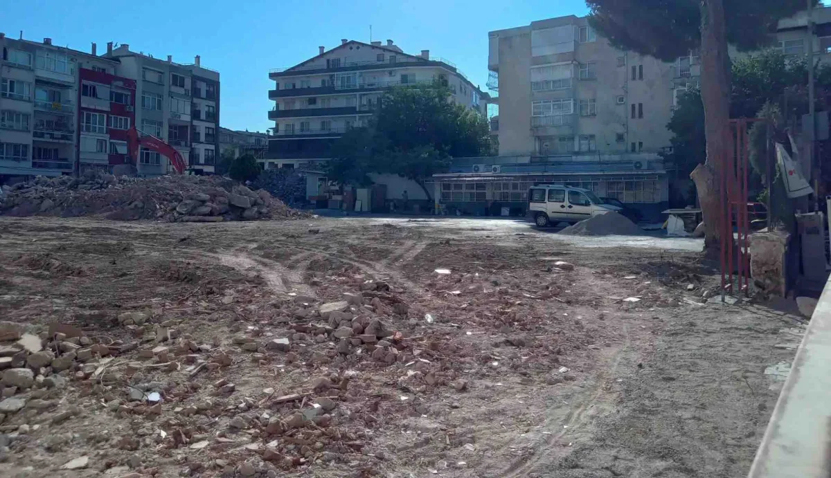 Ankara İlkokulu yıkıldı...