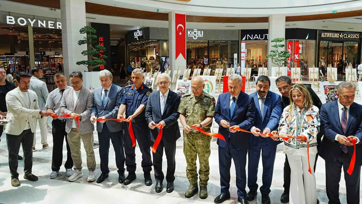 Genç gazetecilerin gözünden 15 Temmuz sergisi Karşıyaka'da