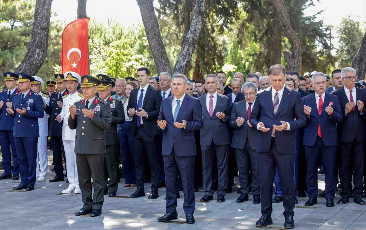 15 Temmuz şehitleri İzmir'de anıldı