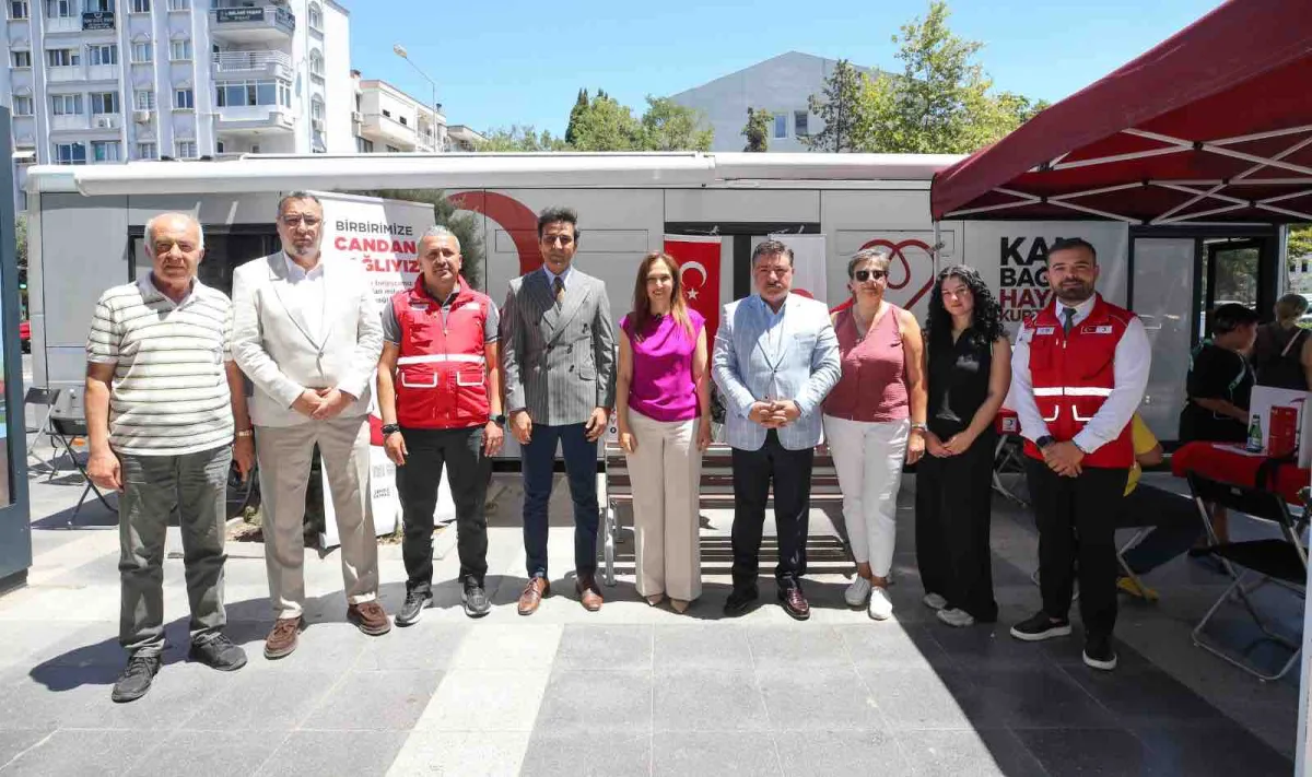 Karşıyaka’da anlamlı kampanya: Mahallenin gücü kan bağışıyla büyür!