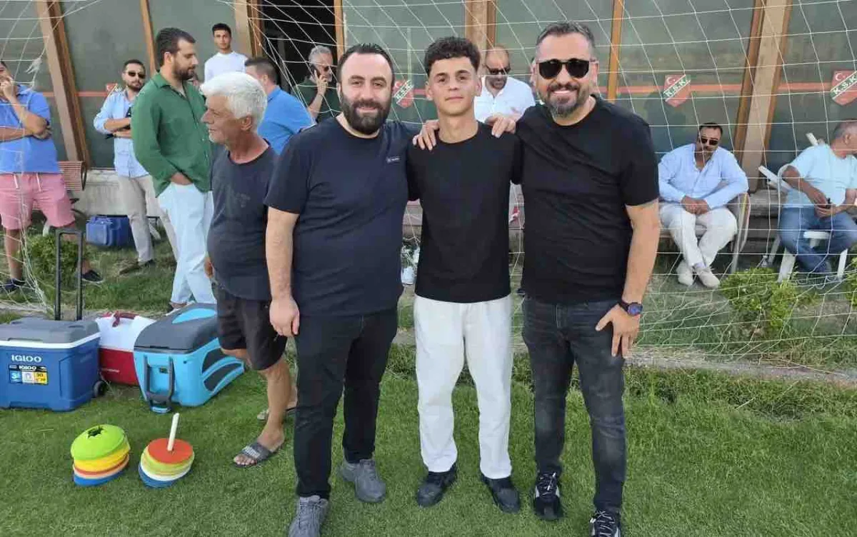 Adem Yeşilyurt Kaf Kaf'ı ilk antrenmanda yalnız bırakmadı