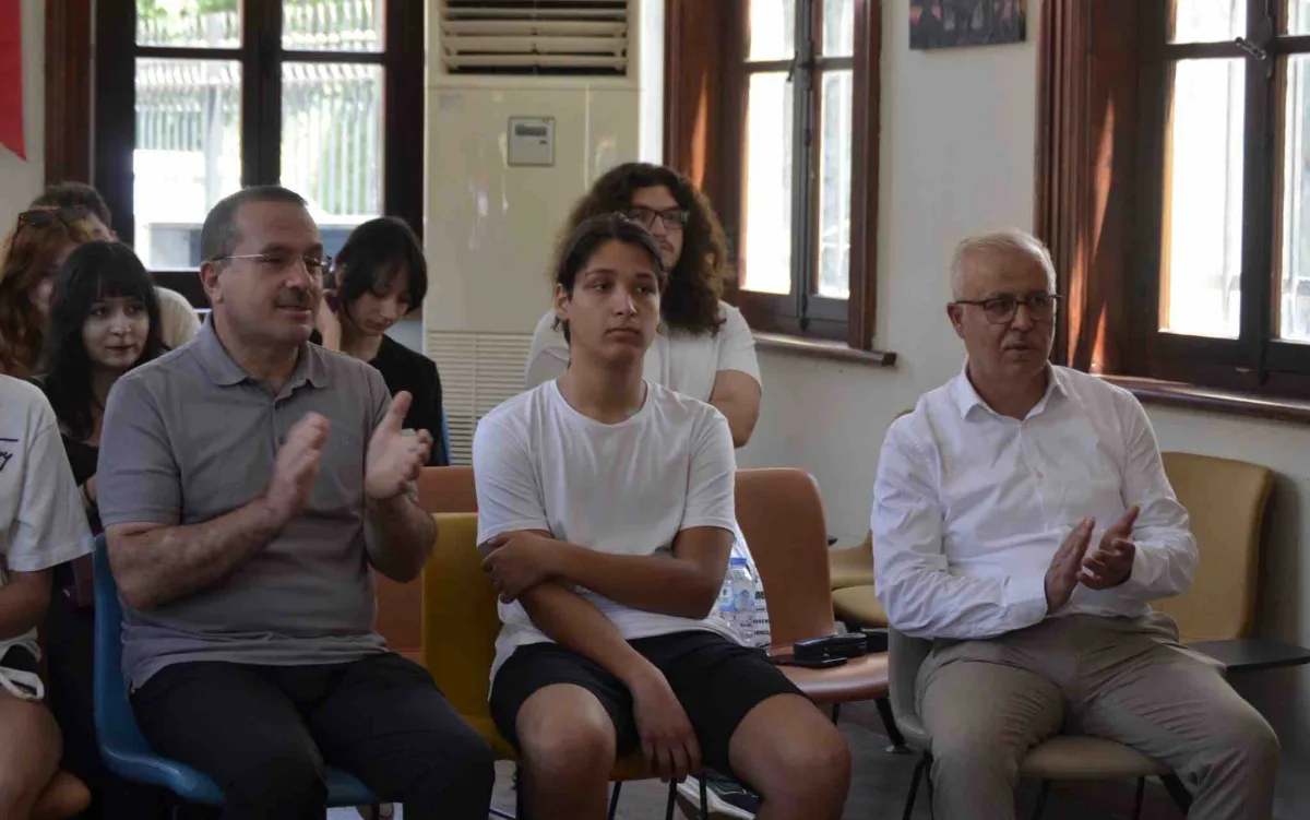 Ak Partili Kırkpınar ve Köse'den Karşıyaka Gençlik Merkezi’ne ziyaret