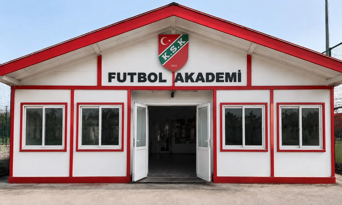 Karşıyaka Futbol Akademisi Meyvelerini Veriyor: 9 Genç Oyuncu A Takım Kampında!.