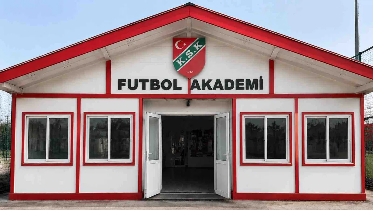 Karşıyaka Futbol Akademisi Meyvelerini Veriyor: 9 Genç Oyuncu A Takım Kampında