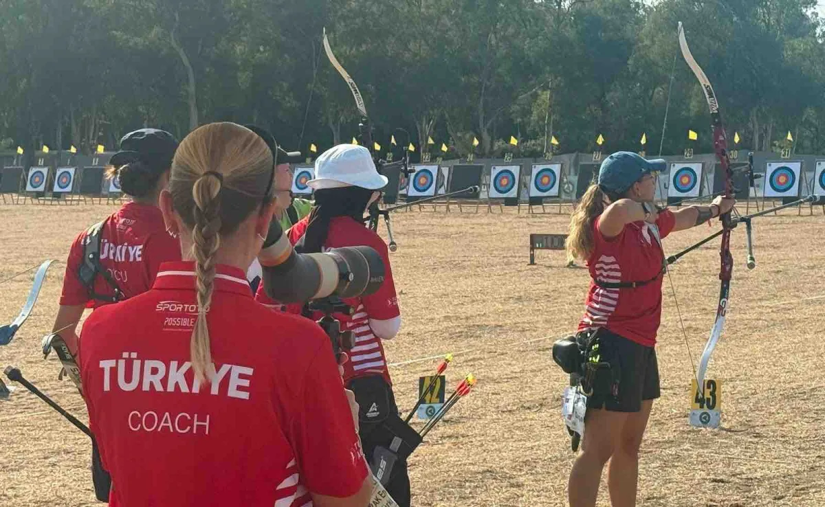 Milli okçu İzmirli Dünya İtalya'da tarih yazdı