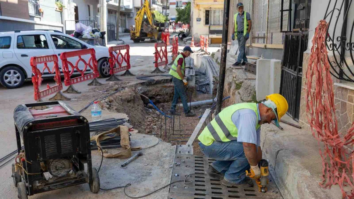 Üç ilçeye yağmur suyu ve kanalizasyon hattı