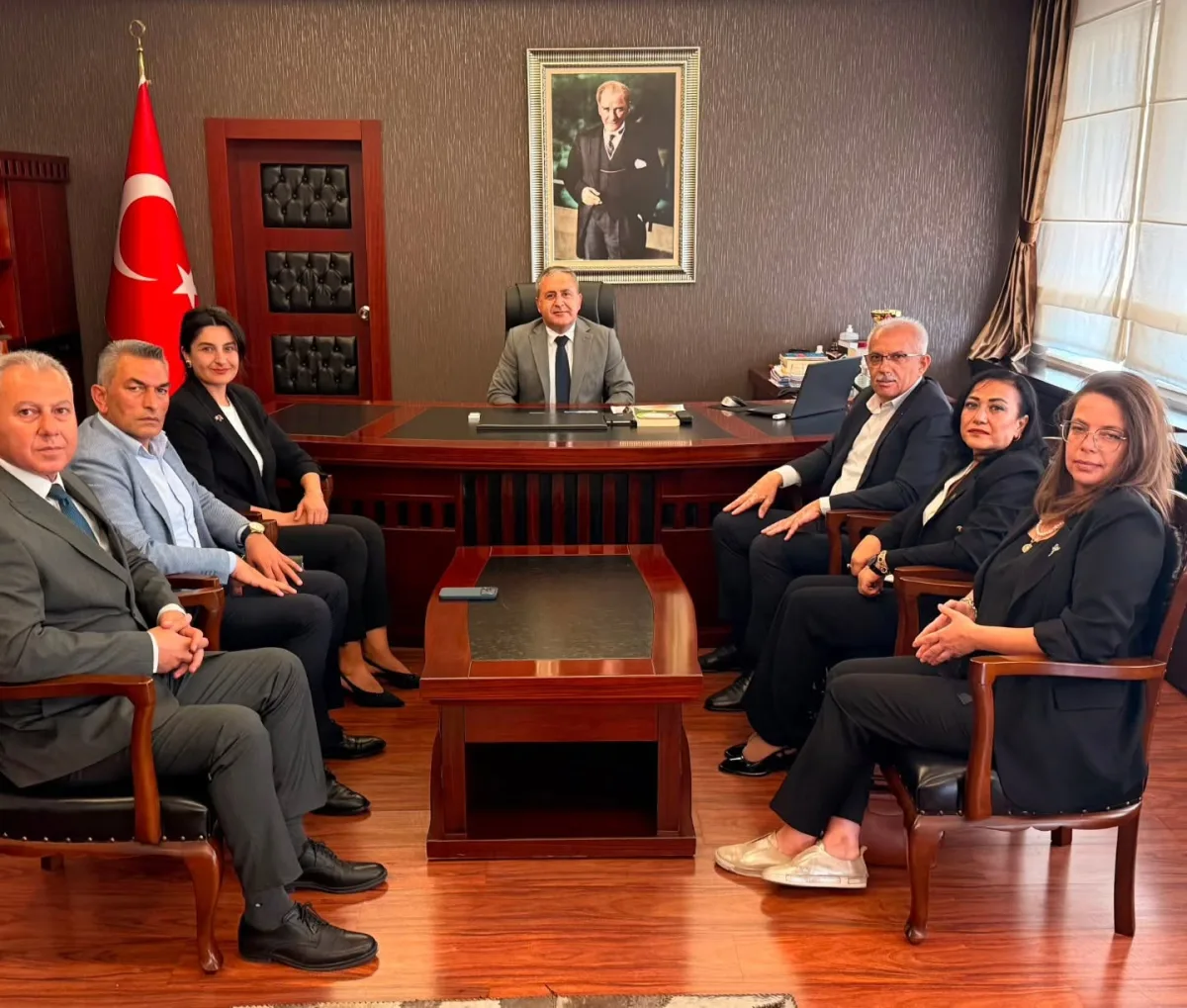 MHP Başkanı Yılmaz ve yönetimi Kaymakam Demir'i ziyaret etti