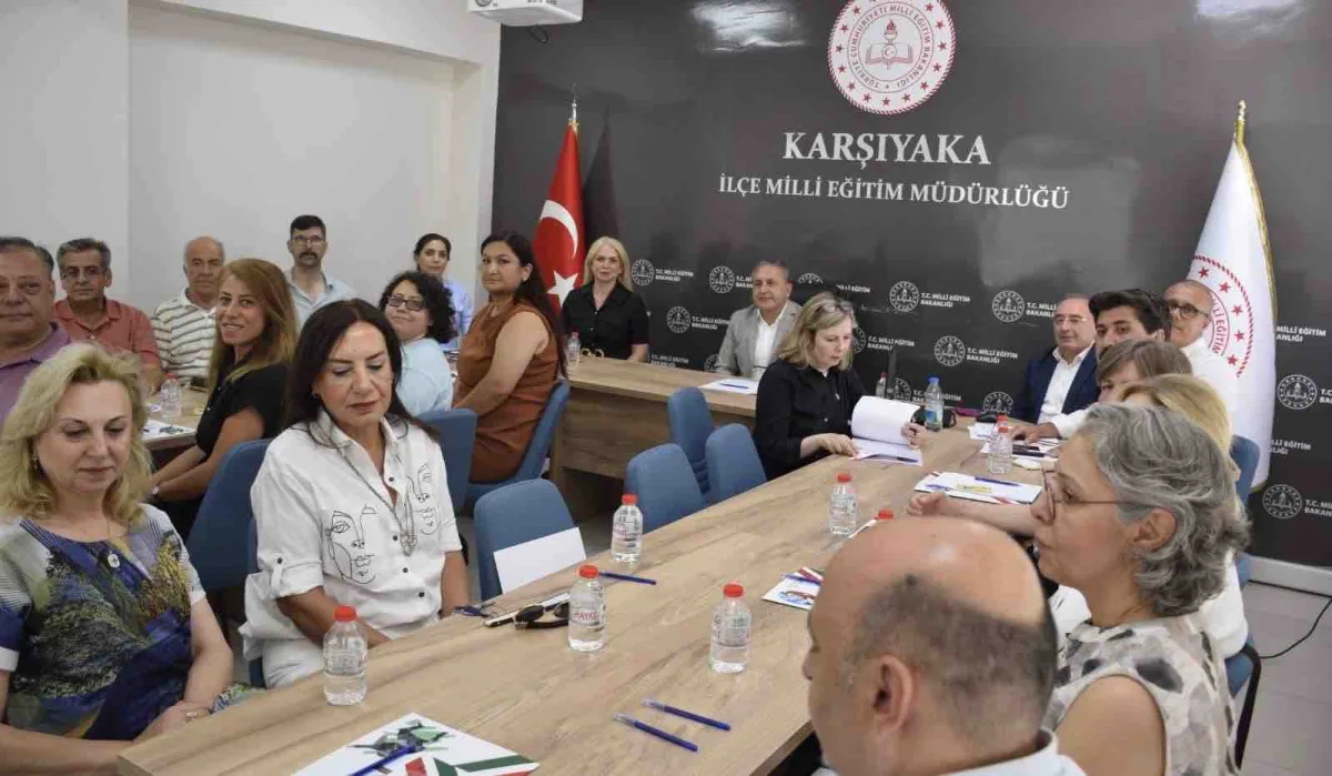 Karşıyaka'da Hayat Boyu Öğrenme Komisyonu Toplantısı gerçekleştirildi