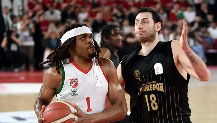 Cameron Young Çin'e gitti