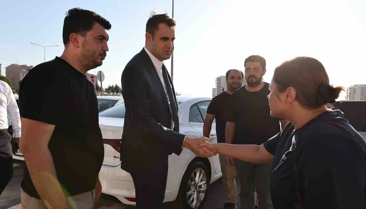 Yeni Parti'li Güç'ten Menderes'te gözaltına alınanların ailelerine ziyaret