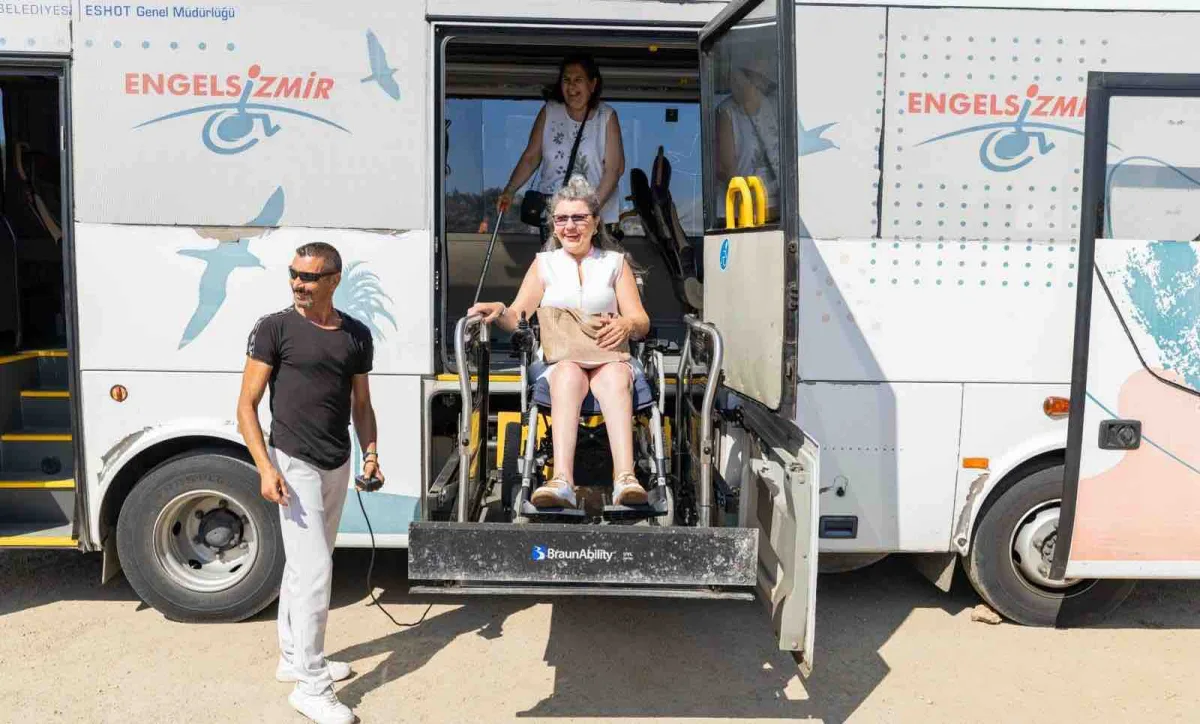 İzmir Büyükşehir'den engelsiz deniz ulaşımı