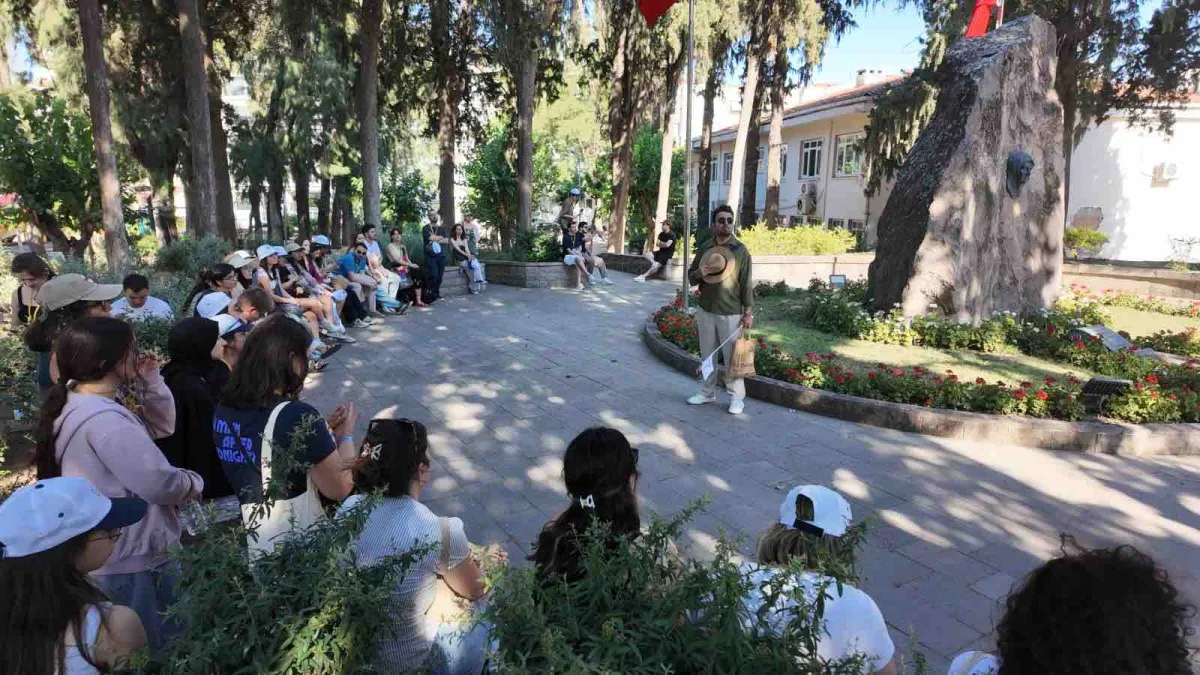 Karşıyaka Belediyesi "Atatürk’ün Adımlarıyla Karşıyaka" turları başlatıyor