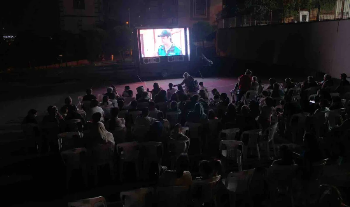 Çiğli’de Mahalle Sinema Günlerine Büyük İlgi