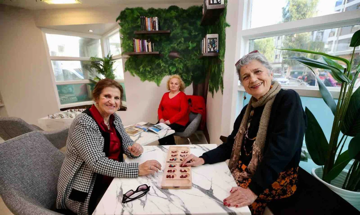 Karşıyaka’nın çınarları Emekli Yaka’da buluşuyor