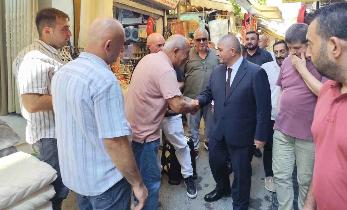 MHP’li Şahin’den Kemeraltı esnafına ziyaret