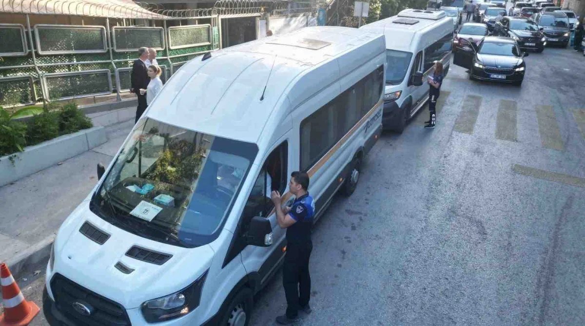 İzmir’e 400 yeni servis aracı plakası