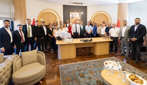 CHP İzmir'den belediye başkanlarına destek ziyareti