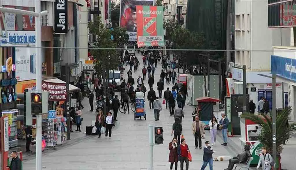 Karşıyaka Çarşı'daki imar planı hatası meclis gündeminde
