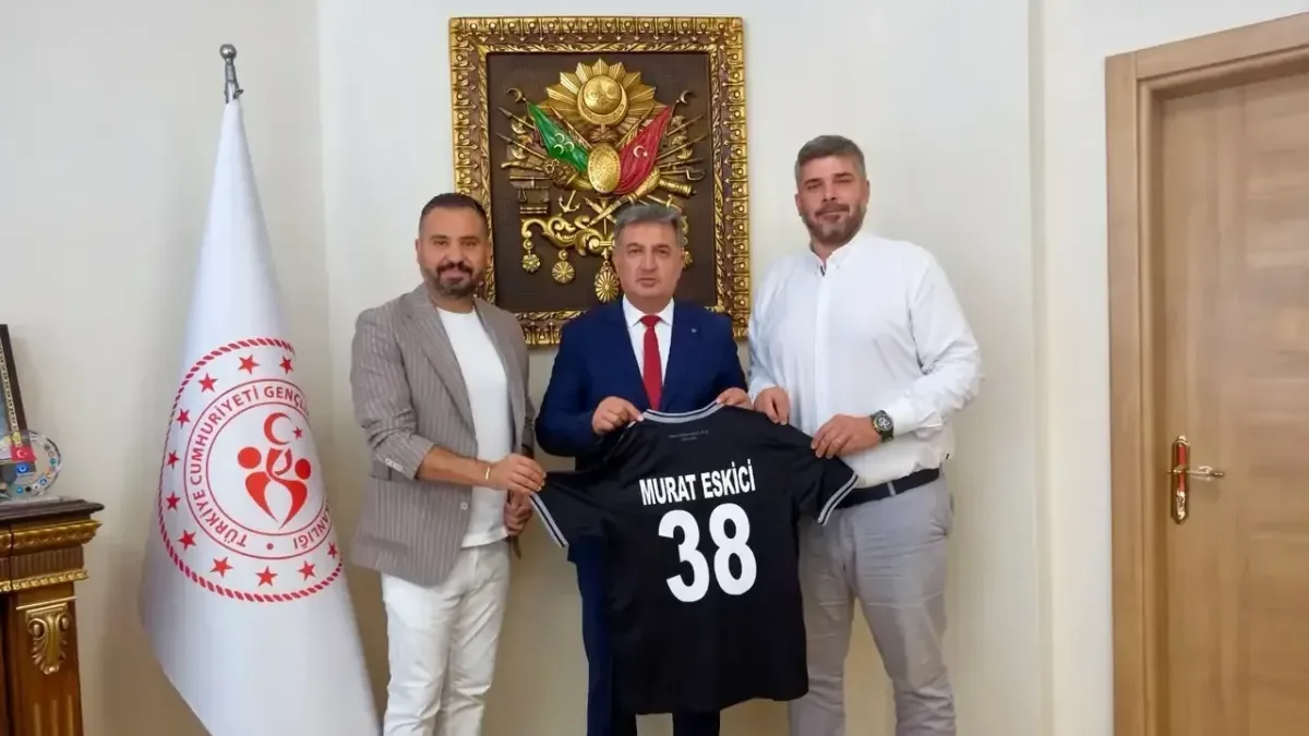 Karşıyaka'dan İzmir Gençlik ve Spor İl Müdürü Eskici’ye ziyaret