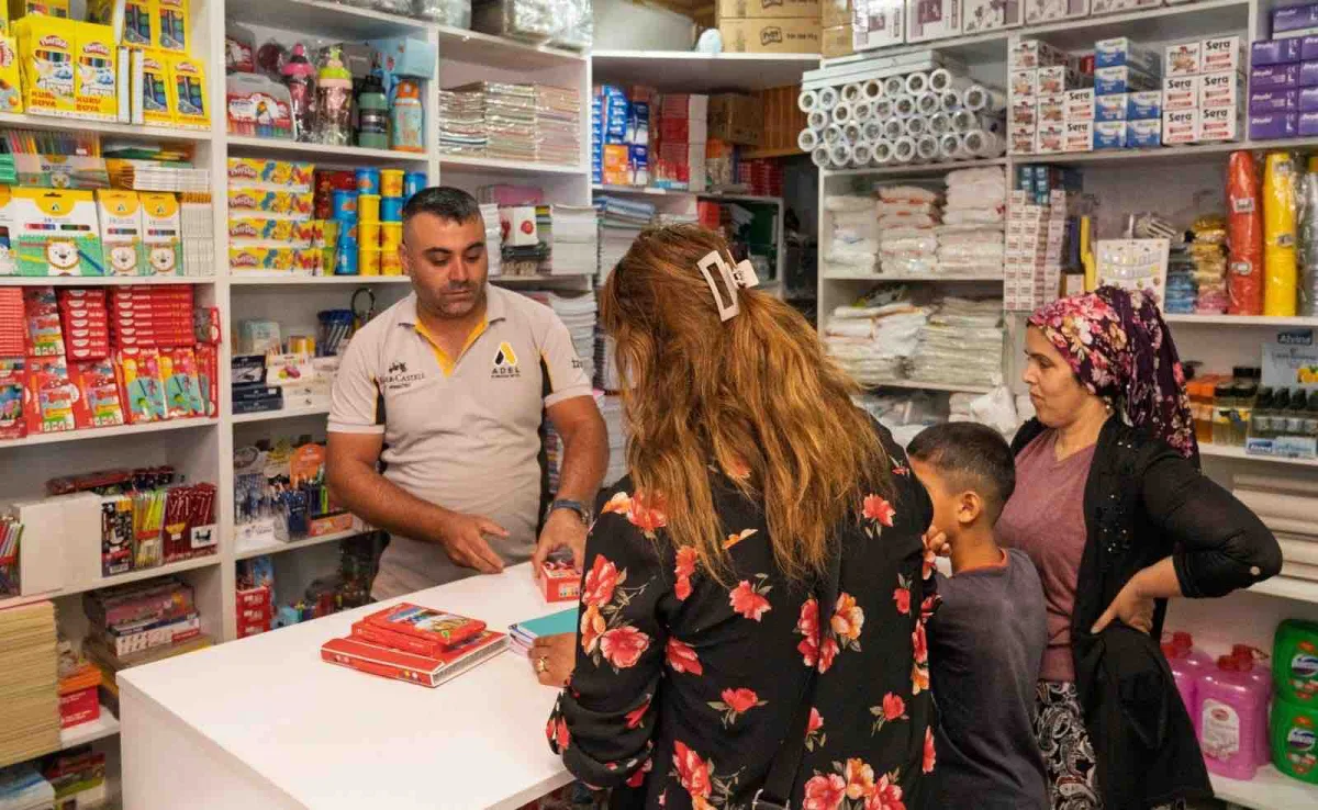 İzmir Büyükşehir'den çocuklara kırtasiye desteği, ailelere nefes