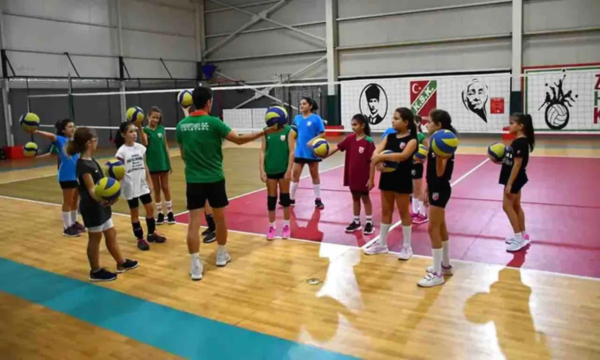 Karşıyaka'da yeni salonun temeli atılıyor