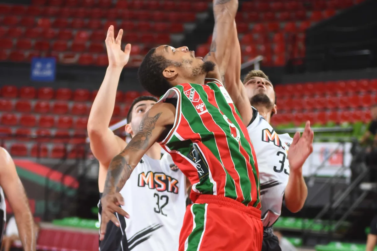 Karşıyaka, Mersin Spor'a mağlup oldu