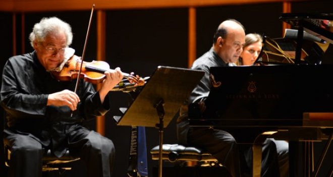 Klasik müziğin süperstarı gönülleri fethetti