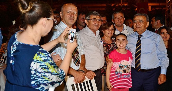 KOCAOĞLU: GEMİLERİMİZ KARŞIYAKA-KONAK ARASI VIZIR VIZIR ÇALIŞIYOR