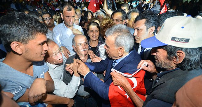 Kocaoğlu: ''Terörün belimizi bükmesine izin vermeyelim''