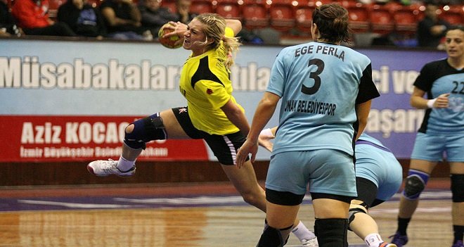 KONAK BELEDİYESPOR HENTBOL TAKIMI DA LİGDEN ÇEKİLDİ, BASKETBOLU DEVRETTİ