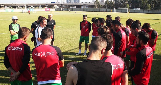 KSK'de yönetim futbolculara prim dağıttı