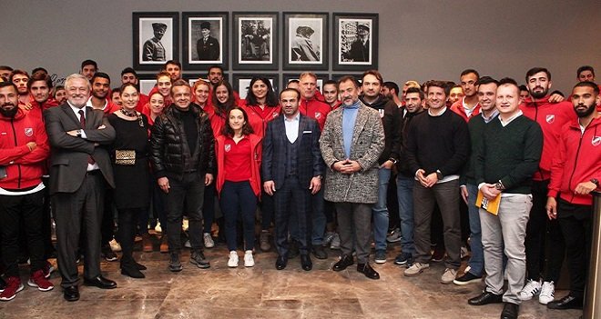 KSK'li sporcular Gazi Mustafa Kemal Sergisi'ni gezdi