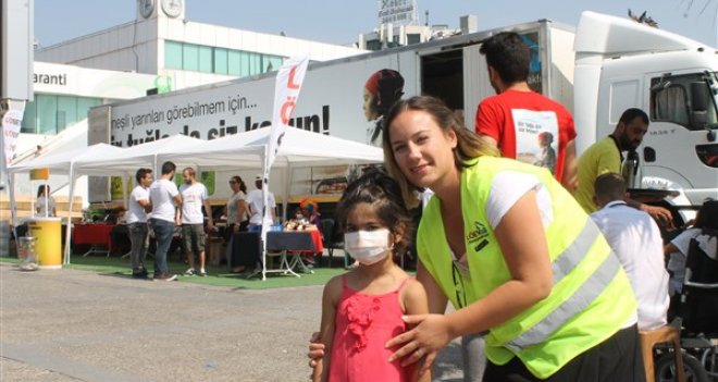 LÖSEV İyilikler Tırı Cumartesi günü Karşıyaka'da