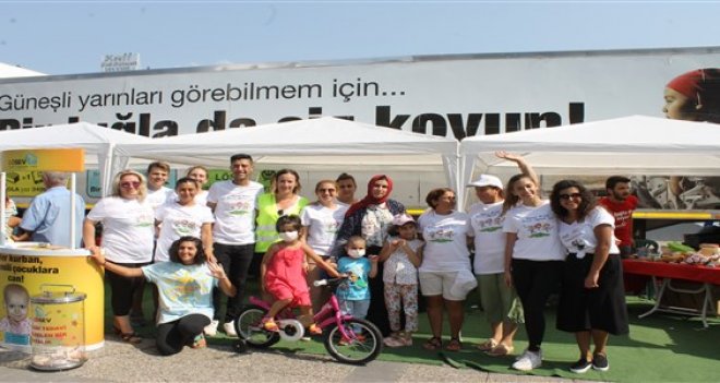 LÖSEV Karşıyaka’da iyilik dağıttı