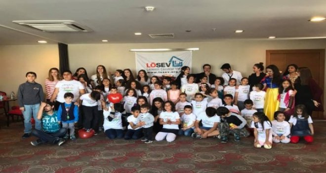 LÖSEV'den anlamlı kutlama