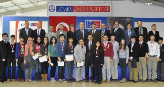 Matematik Olimpiyatı Şampiyonları madalyalarını taktı