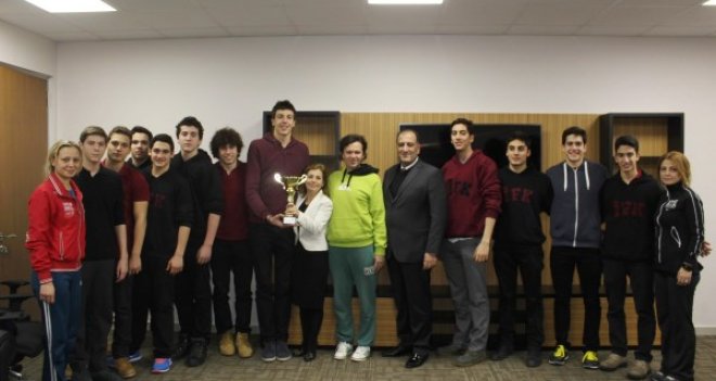 MEB İzmir Gençler Yüzme Yarışması'nda Fatih Koleji 1.oldu