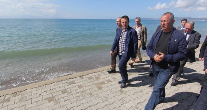 Menderes’te sahiller yaza hazırlanıyor