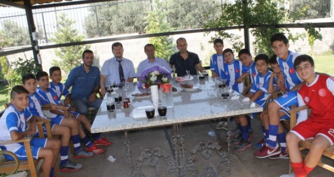 MHP'li Koç: Spor yapan genç ülkesine ve milletine faydalı olur