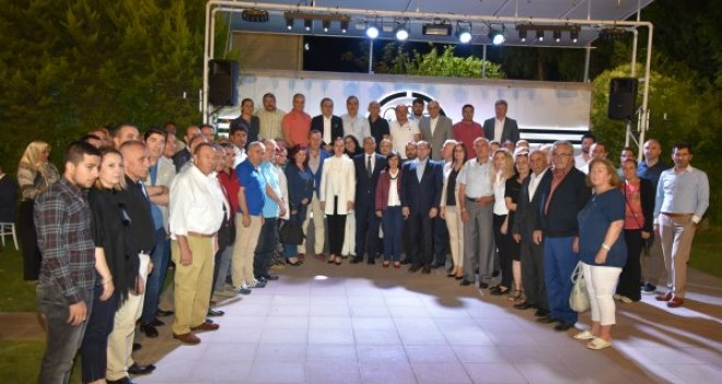 Milletvekili Hotar Karşıyakalılar ile iftarda bir araya geldi