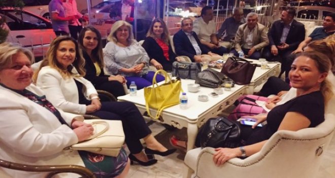 Milletvekili Sürekli sokakta halkla iftar yaptı