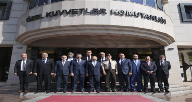 Milli Savunma Komisyonu üyesi vekillerden 15 Temmuz ziyareti