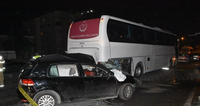 Milli Takım otobüsüne çarparak hayatını kaybetti...