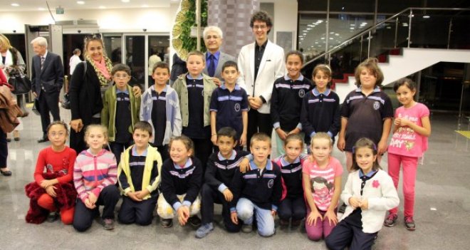 Minik öğrenciler operayla ilk kez tanıştı