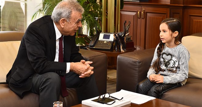 Minik Sude, "Başkan amca"sı ile tanıştı