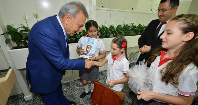 Minikler, ''Aziz Amca''larına mektup yazdı