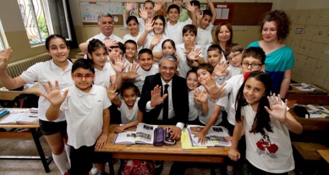 MİNİKLERDEN AKPINAR’A SEVGİ SELİ